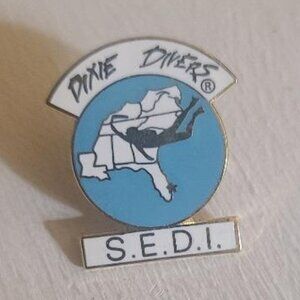 Dixie Divers Scuba Diving Shop Deerfield Beach Florida Vintage Lapel Pin - SEDI